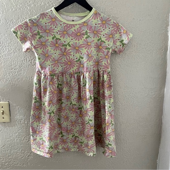 H&M Other - H&M Daisy Print Dress in Pastel Shades Size‎ 6X/7